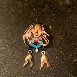 Walt Disney World Princess Pocahontas - Head & Feather Dangle 2015 PIN- PP118056